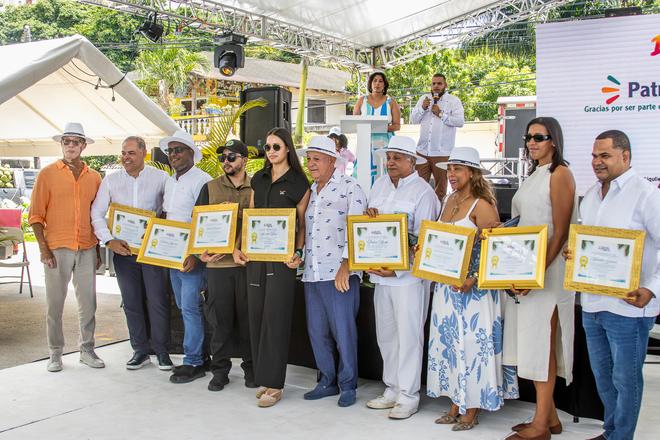 Reconocidos del festival con sus distinciones